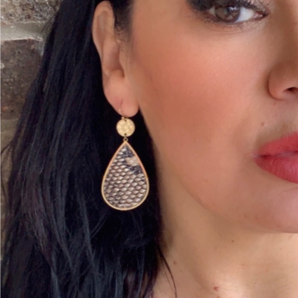 New! Very light and made of python print cloth - Picture 2 of 3